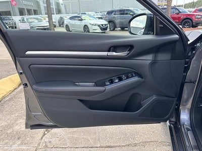 2025 Nissan Altima 2.5 SR