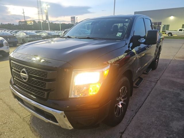 2023 Nissan Titan SV