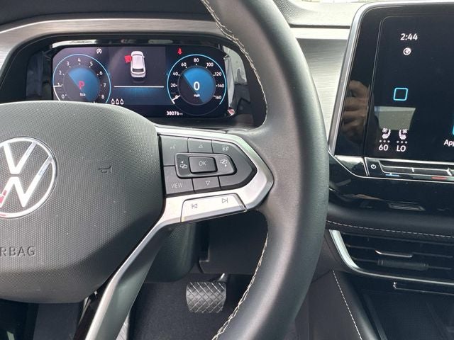2024 Volkswagen Atlas Cross Sport 2.0T SE w/Technology