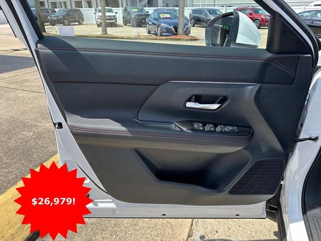 2025 Nissan Kicks SR