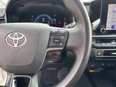 2025 Toyota Camry SE