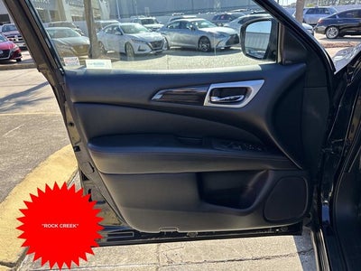 2020 Nissan Pathfinder SV