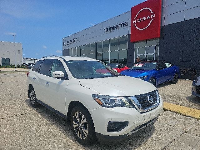 2017 Nissan Pathfinder SL