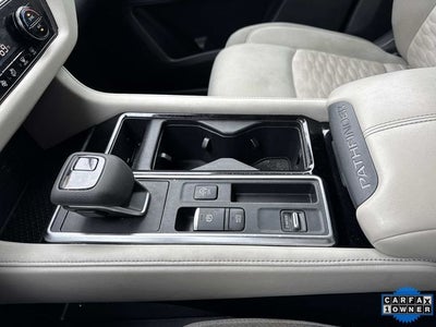 2022 Nissan Pathfinder SV