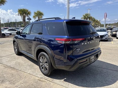 2025 Nissan Pathfinder SV