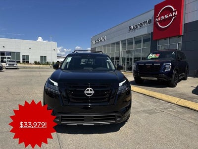 2025 Nissan Pathfinder SV