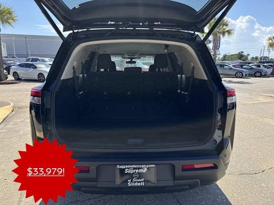 2025 Nissan Pathfinder SV