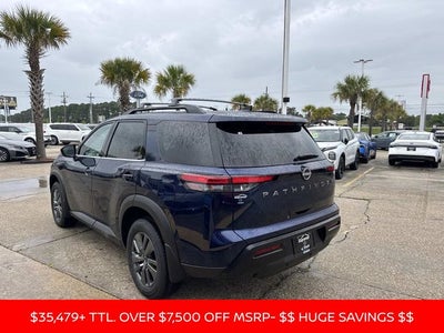 2026 Nissan Pathfinder SV