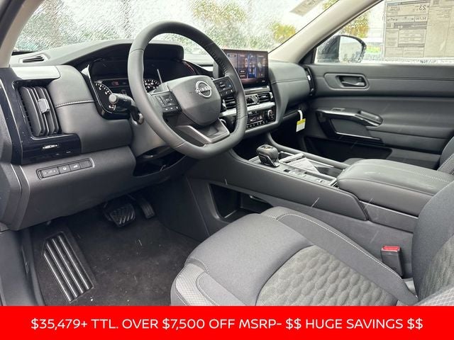 2026 Nissan Pathfinder SV