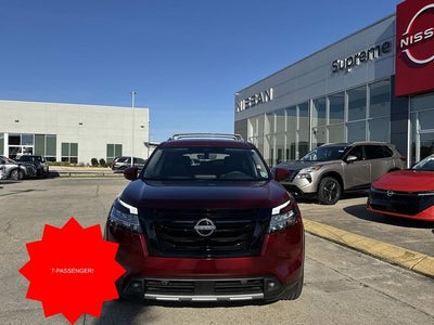 2023 Nissan Pathfinder SL