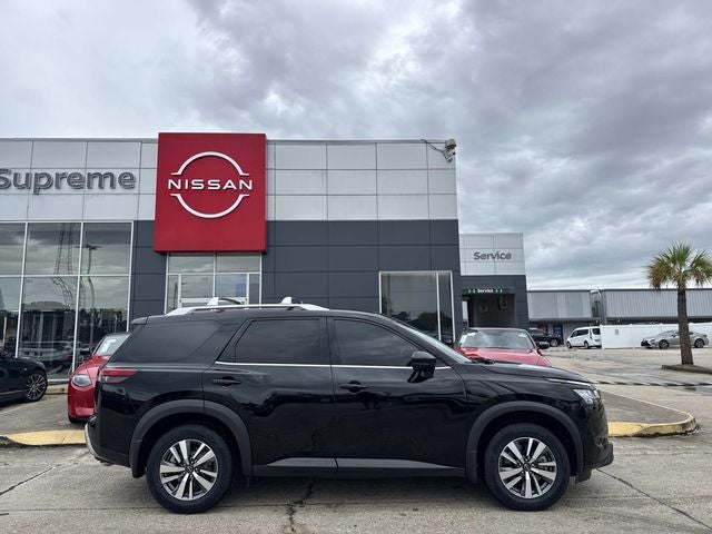 2024 Nissan Pathfinder SL