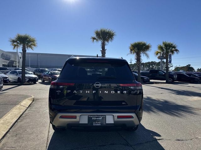 2025 Nissan Pathfinder SL