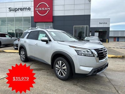 2025 Nissan Pathfinder SL