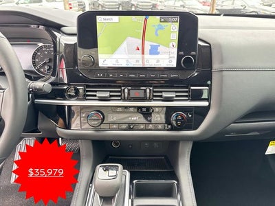 2025 Nissan Pathfinder SL