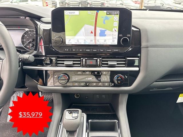 2025 Nissan Pathfinder SL