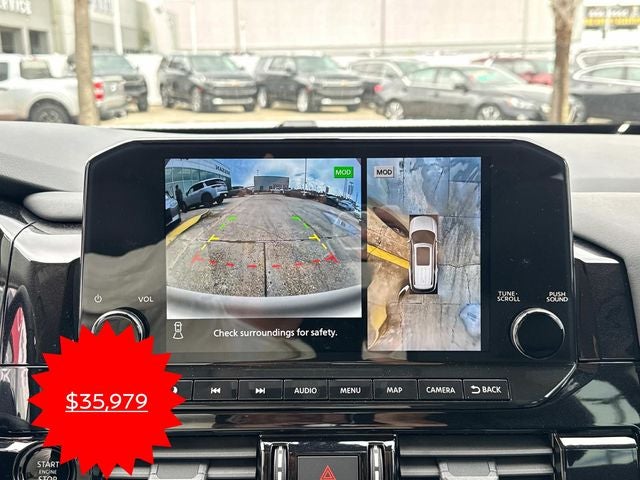 2025 Nissan Pathfinder SL