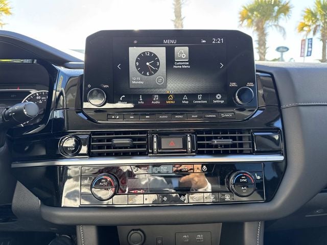 2025 Nissan Pathfinder SL