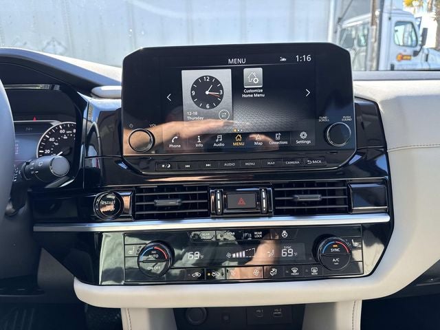 2025 Nissan Pathfinder SL