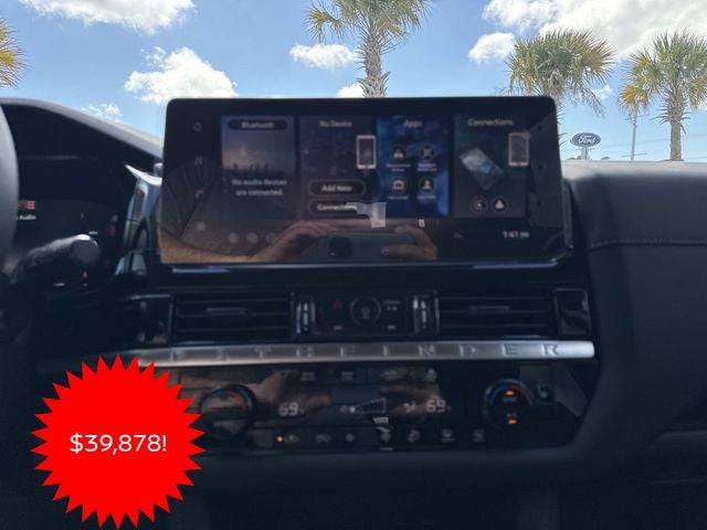 2026 Nissan Pathfinder SL