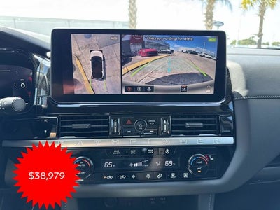 2026 Nissan Pathfinder SL