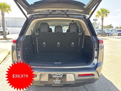 2026 Nissan Pathfinder SL