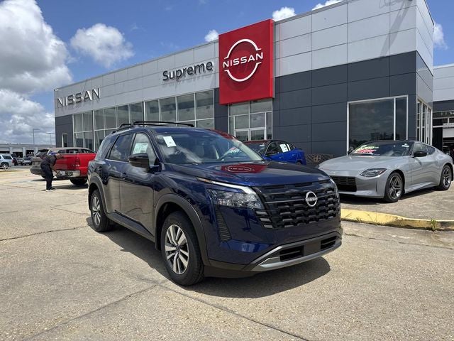 2026 Nissan Pathfinder SL 2WD's photo