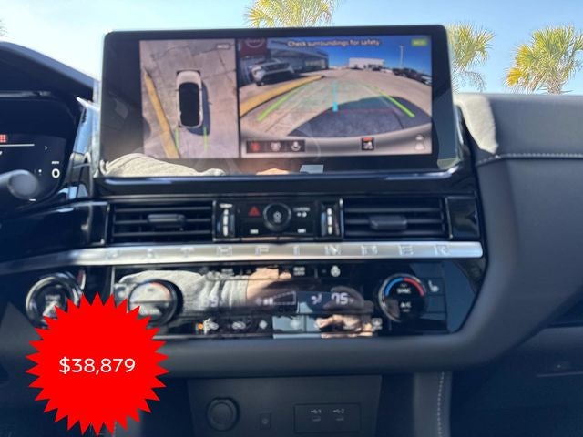 2026 Nissan Pathfinder SL