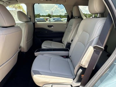 2026 Nissan Pathfinder SL