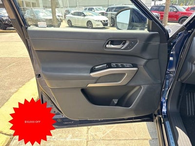 2025 Nissan Pathfinder Platinum