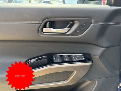 2025 Nissan Pathfinder Platinum