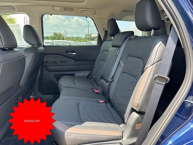 2025 Nissan Pathfinder Platinum