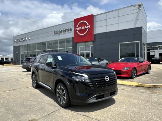 2026 Nissan Pathfinder Platinum 4WD's photo