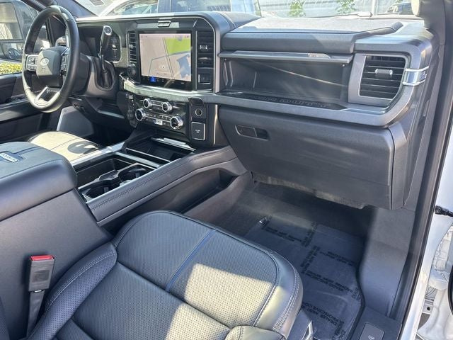 2025 Ford F-350SD Platinum DRW