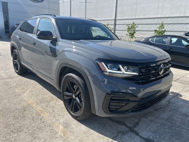 2023 Volkswagen Atlas Cross Sport 2.0T SEL R-Line Black
