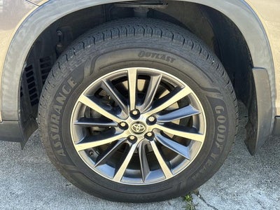 2019 Toyota Highlander Base