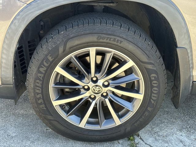 2019 Toyota Highlander Base