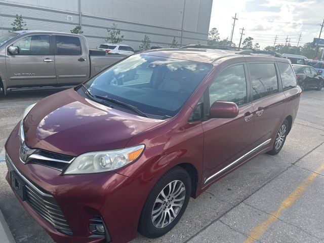 2018 Toyota Sienna XLE 8 Passenger