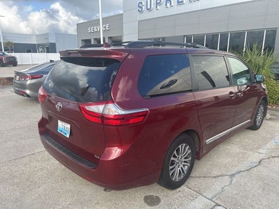 2018 Toyota Sienna XLE 8 Passenger