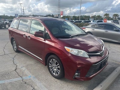 2018 Toyota Sienna XLE 8 Passenger