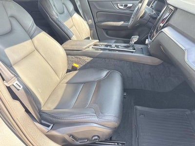 2020 Volvo V60 Cross Country T5